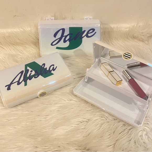 Personalized Makeup train case with name - Picture 2 of 3